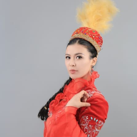 Айнұр Қонысбаева